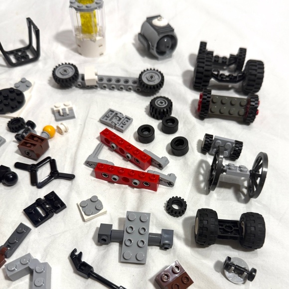 50+ LEGO Mechanical Parts, Wheels, Hinges, Pulley, etc - Picture 3 of 4